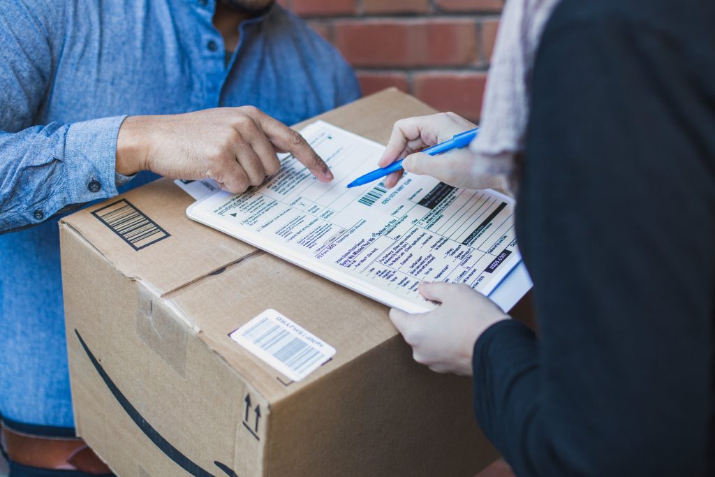 signing-shipping-forms-for-large-box_4460x4460 signing-shipping-forms-for-large-box_4460x4460
